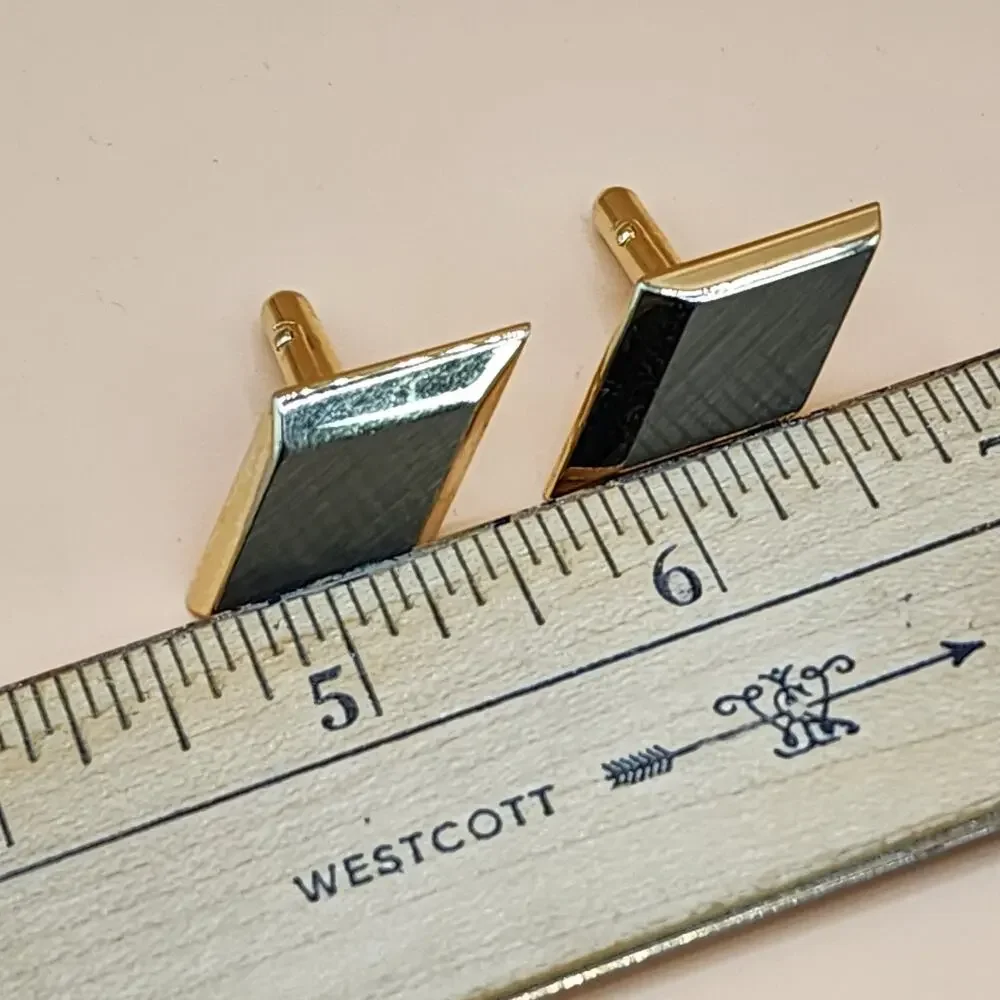 Diamond Shaped Men's Cuff Links Metal Gold Tone 1.25